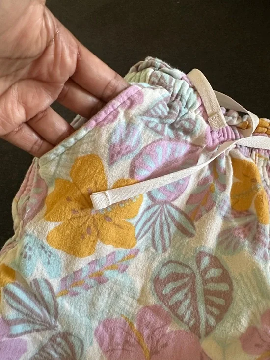 Cat & Jack Floral Kids Shorts in Hawaiian Print Cotton Blend Size 10/12 GUC - Picture 6 of 7